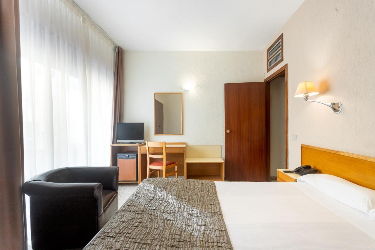 Hotel Leuka Alicante Kültér fotó