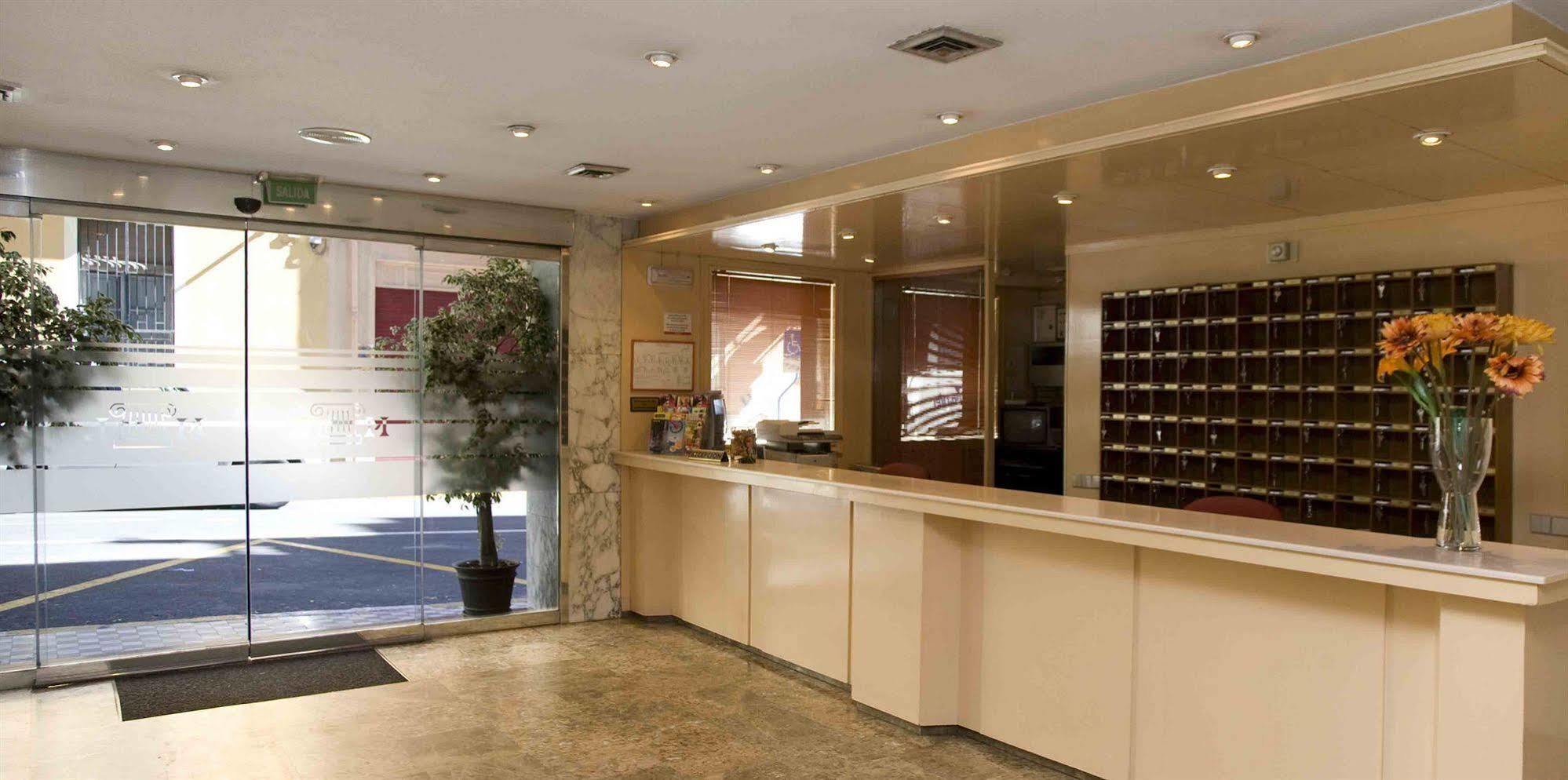 Hotel Leuka Alicante Kültér fotó