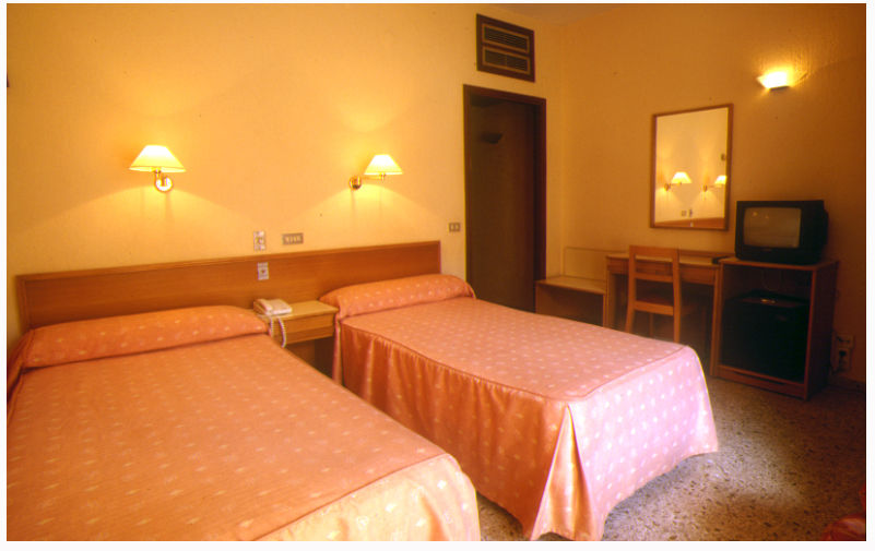Hotel Leuka Alicante Kültér fotó